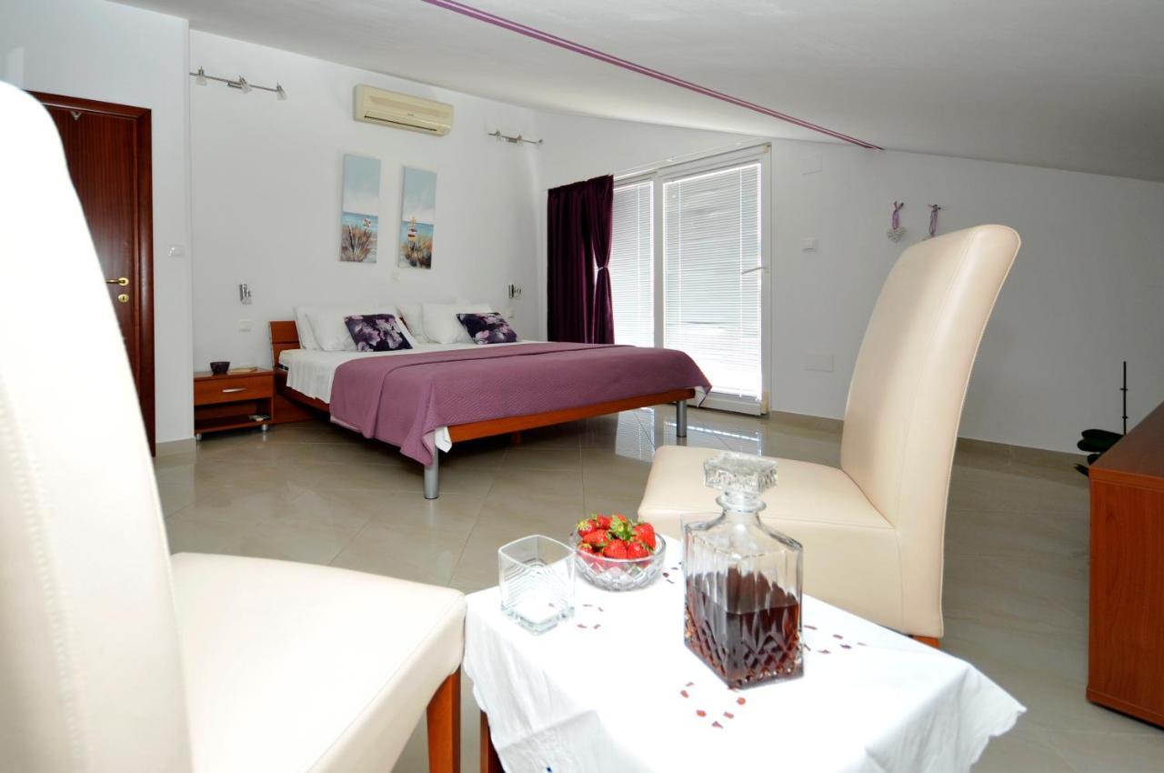 Apartments Roza Trogir Eksteriør bilde