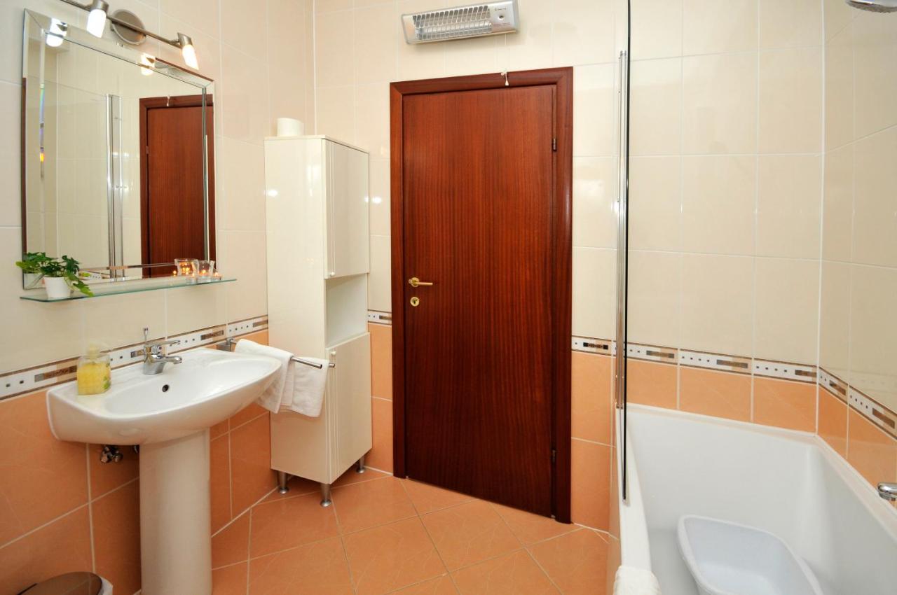 Apartments Roza Trogir Eksteriør bilde