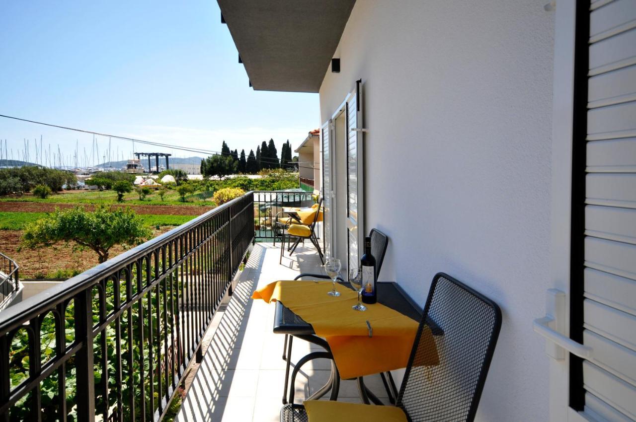 Apartments Roza Trogir Eksteriør bilde