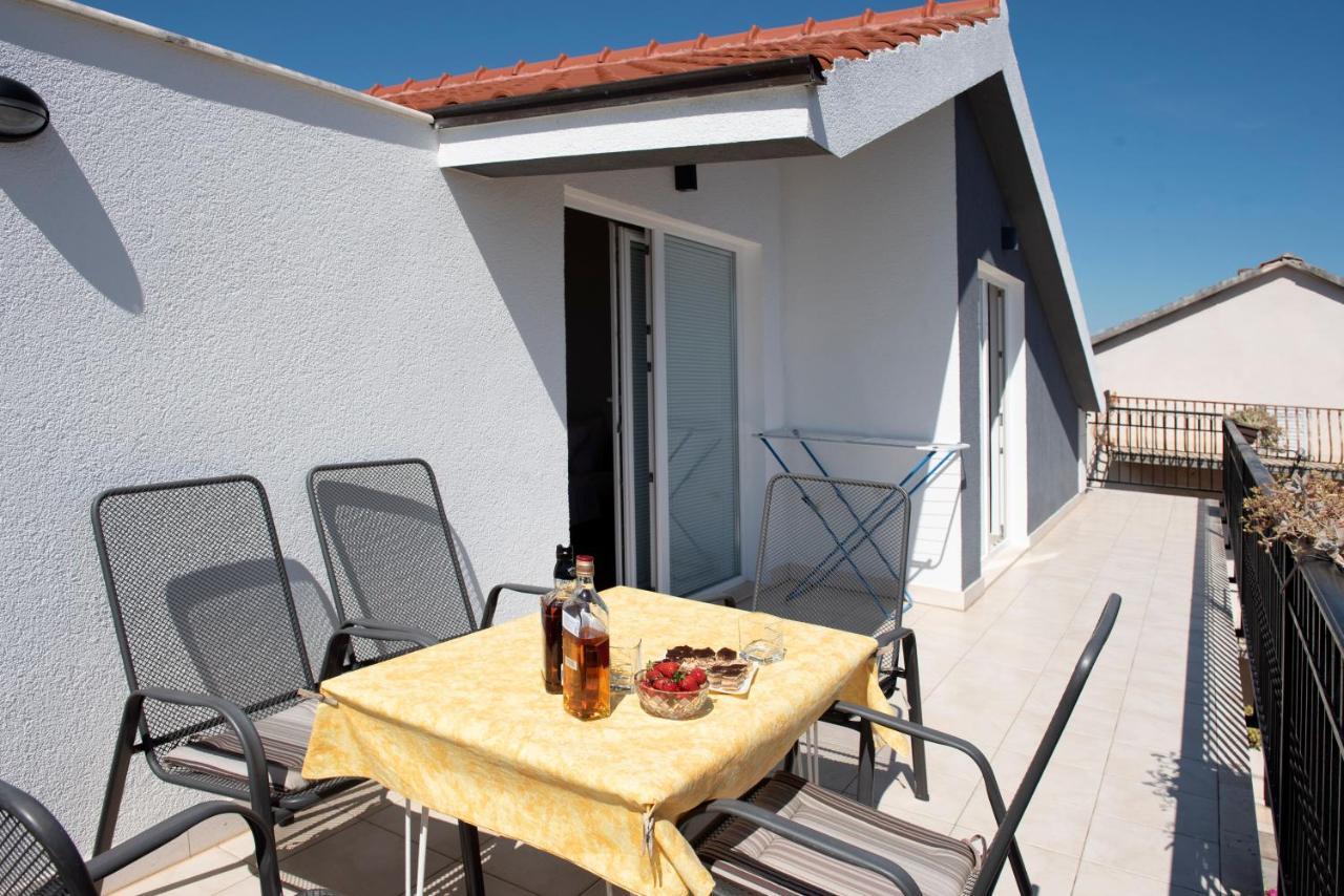 Apartments Roza Trogir Eksteriør bilde