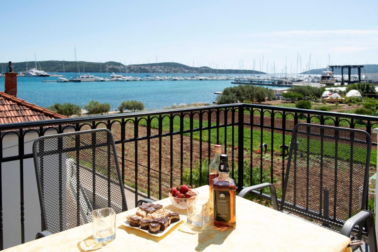 Apartments Roza Trogir Eksteriør bilde